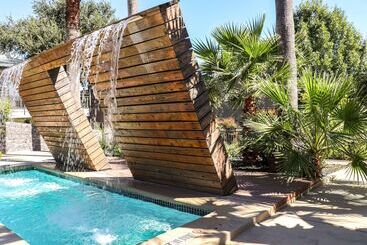هتل Ramada By Wyndham Del Rio