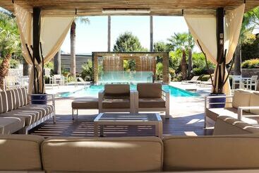 هتل Ramada By Wyndham Del Rio