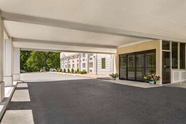 هتل Ramada By Wyndham Allentown Bethlehem