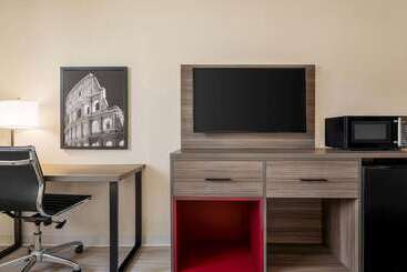 هتل Ramada By Wyndham Allentown Bethlehem