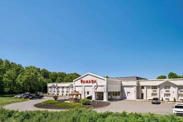 هتل Ramada By Wyndham Allentown Bethlehem