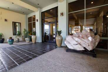 هتل Ramada By Wyndham Tucson