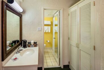 هتل Ramada By Wyndham Tucson