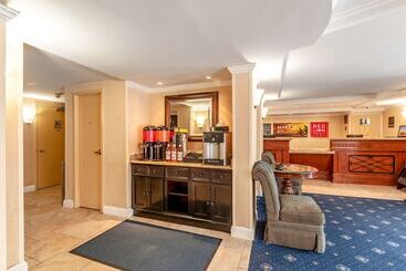 Red Lion Hotel Rosslyn Iwo Jima