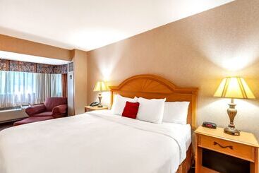 Red Lion Hotel Rosslyn Iwo Jima