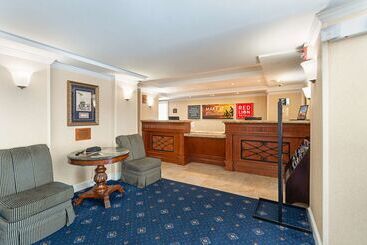 Red Lion Hotel Rosslyn Iwo Jima