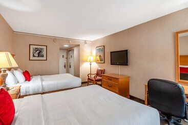 Red Lion Hotel Rosslyn Iwo Jima