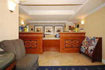 Red Lion Hotel Rosslyn Iwo Jima
