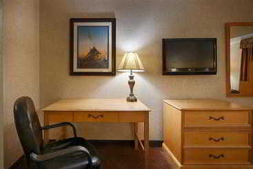 Red Lion Hotel Rosslyn Iwo Jima