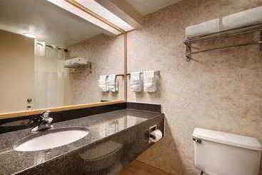 Red Lion Hotel Rosslyn Iwo Jima