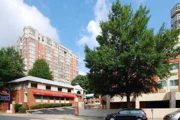 Red Lion Hotel Rosslyn Iwo Jima