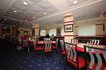 Red Lion Hotel Rosslyn Iwo Jima