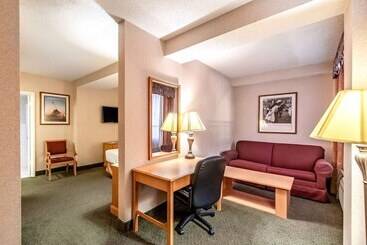 Red Lion Hotel Rosslyn Iwo Jima