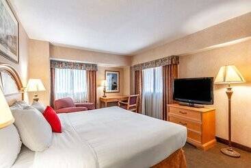 Red Lion Hotel Rosslyn Iwo Jima