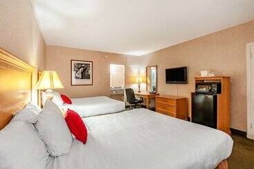 Red Lion Hotel Rosslyn Iwo Jima