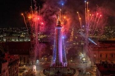 هتل Revival Baltimore