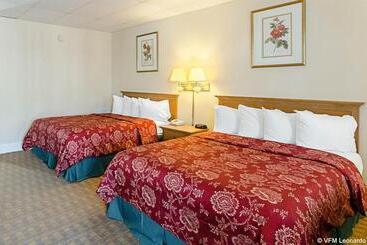 هتل Rodeway Inn Historic