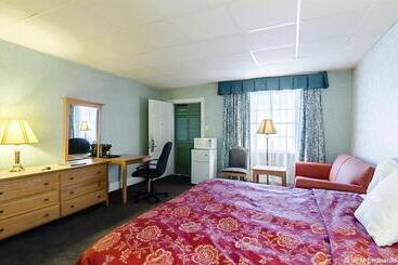 هتل Rodeway Inn Historic