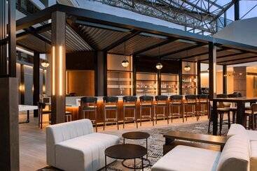هتل Sheraton Detroit Metro Airport