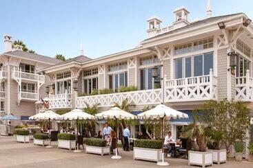 هتل Shutters On The Beach