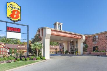 هتل Super 8 By Wyndham Tyler Tx