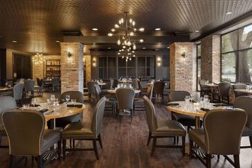 هتل The Admiral, Downtown Historic District