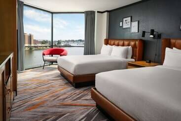 هتل The Landing At Hampton Marina, Tapestry Collection By Hilton