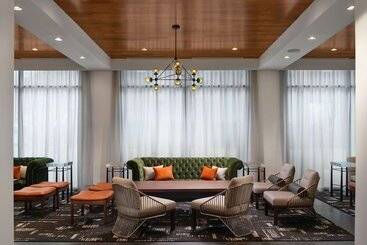 هتل The Landing At Hampton Marina, Tapestry Collection By Hilton