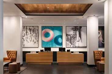 هتل The Landing At Hampton Marina, Tapestry Collection By Hilton