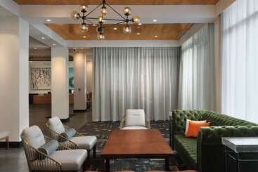 هتل The Landing At Hampton Marina, Tapestry Collection By Hilton