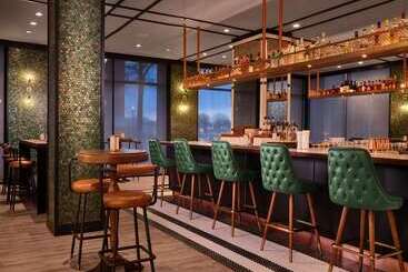 هتل The Landing At Hampton Marina, Tapestry Collection By Hilton