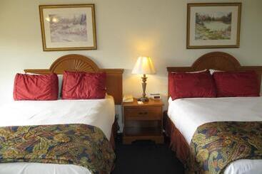 هتل The Monarch Resort