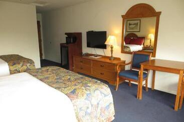 هتل The Monarch Resort
