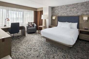 هتل Doubletree By Hilton Poughkeepsie