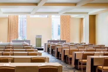 هتل The Westin Pittsburgh