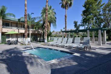 هتل Travelodge By Wyndham Palm Springs
