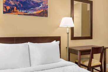 هتل Travelodge By Wyndham Presidio San Francisco