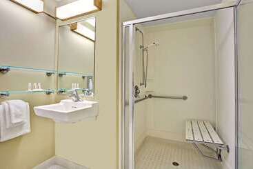 هتل Travelodge By Wyndham Presidio San Francisco
