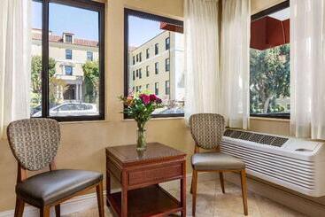 هتل Travelodge By Wyndham Presidio San Francisco