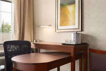 هتل Wyndham Garden Grand Rapids Airport