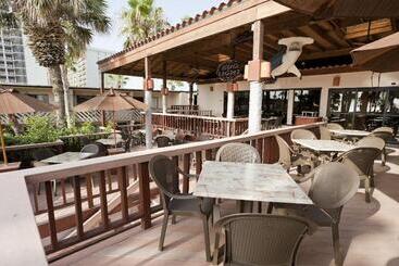 Isla Grand Beach Resort