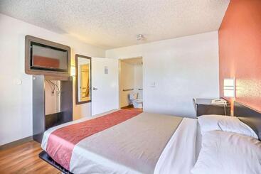 Motel 6oakland, Ca Embarcadero