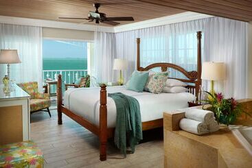 Ocean Key Resort & Spa