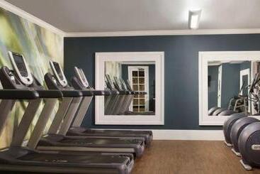 Pier House Resort & Spa