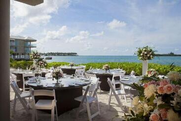 Pier House Resort & Spa