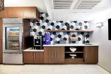 Delta Hotels By Marriott Phoenix Mesa