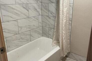 هتل Bear Mount Inn & Suites