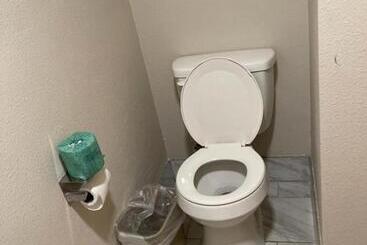 هتل Bear Mount Inn & Suites