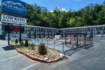 هتل Bear Mount Inn & Suites