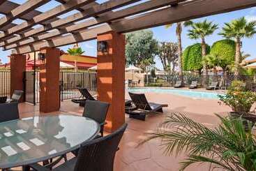 هتل Best Western Americana Inn